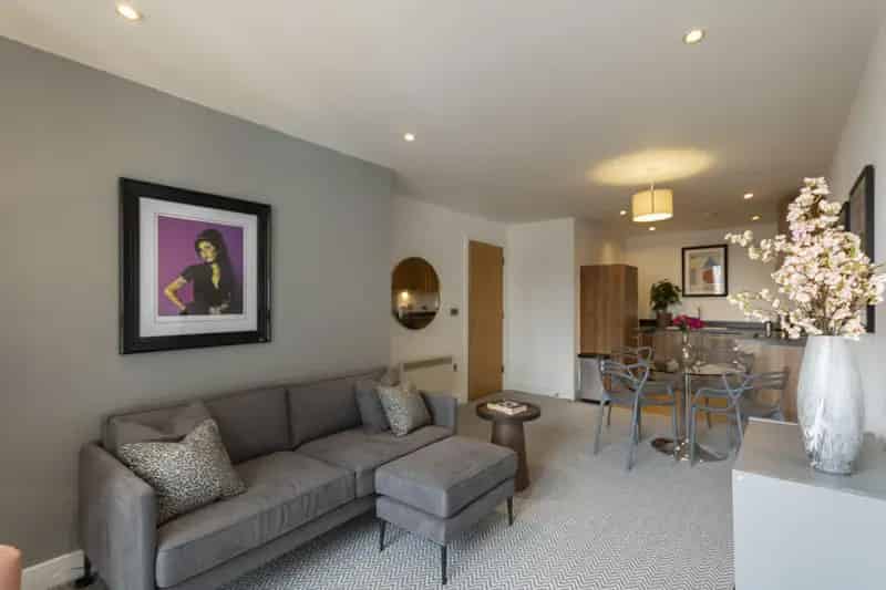 2 Bedroom Furnished Apartment Near Brindley Place