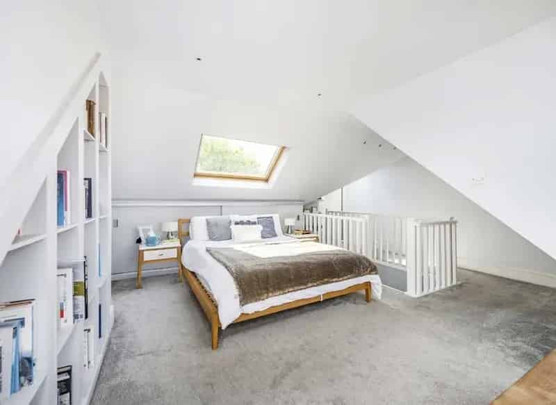 Three Double Bedroom Victorian Flat with Private Garden