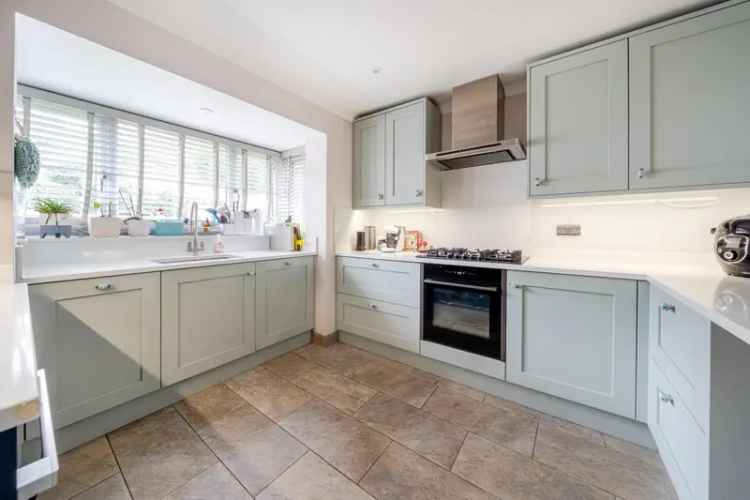 3 Bed Detached House with Landscaped Garden and En-Suite
