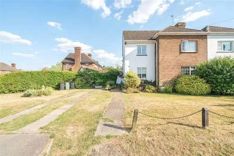 3 Bed Semi-Detached House For Sale
