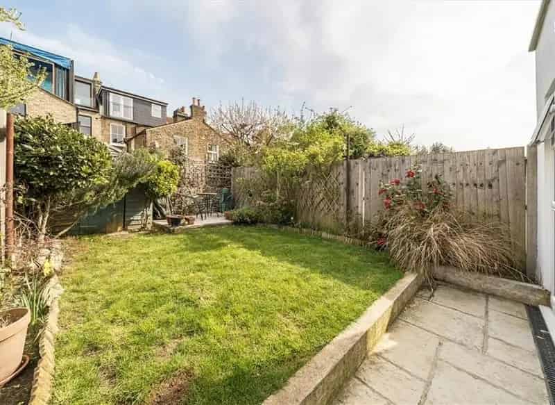 2-Bedroom Garden Flat near Hilly Fields Brockley