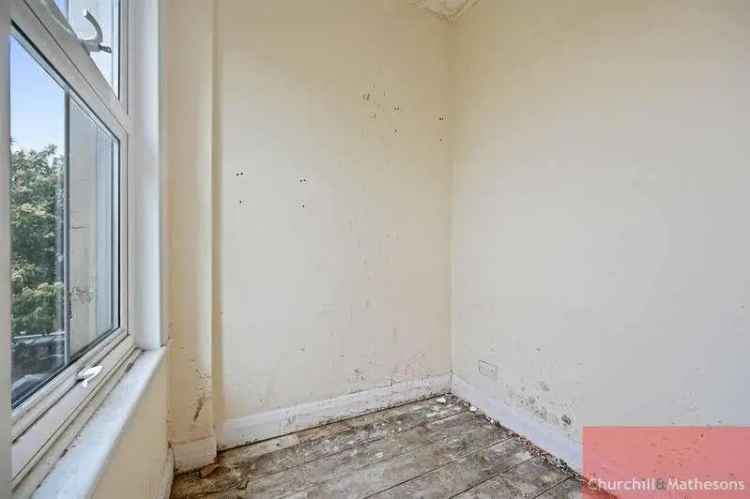 1 Bed Flat Conversion Potential 2 Beds 542 sq ft West Facing