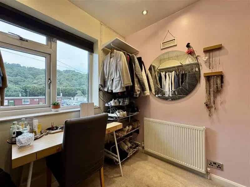 4 Bed House for Sale - Extended Family Home near Honley