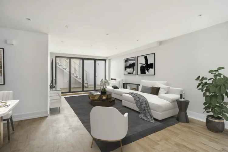 3 Bedroom Detached House for Sale Little Chelsea Barnes