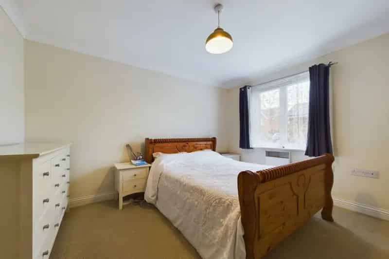 2 Bedroom Ground Floor Apartment For Sale