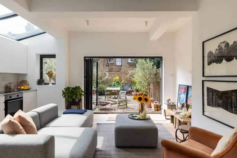 Bright 2-Bedroom Apartment in Streatham