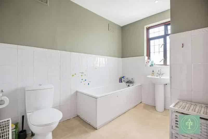 5 Bed Semi-Detached House for Sale