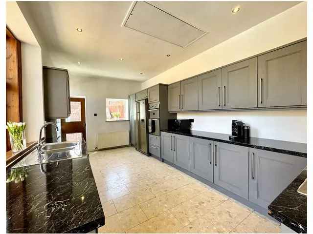 4 Bedroom Semi Detached House For Sale