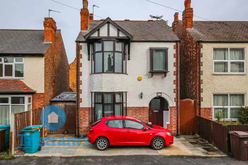 4 Bedroom Detached House to Rent - Students Welcome