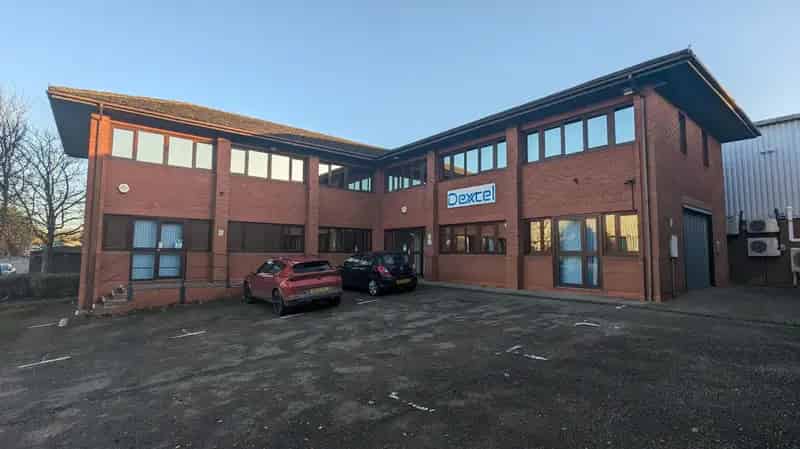 Two Storey Office To Let Daventry 14 Parking Spaces