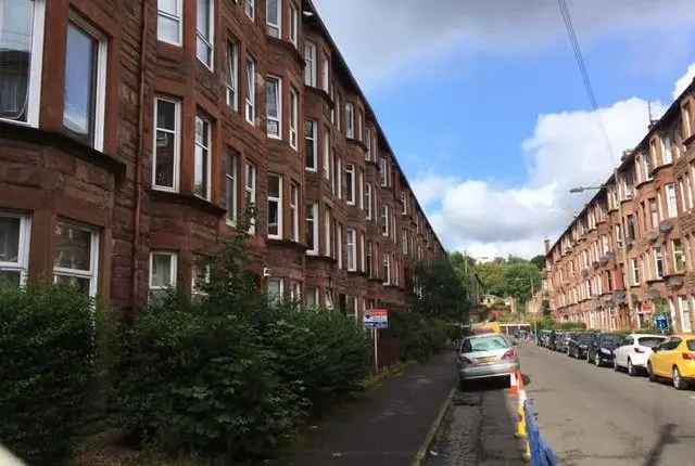 Flat to rent in Cartside Street, Battlefield, Glasgow G42