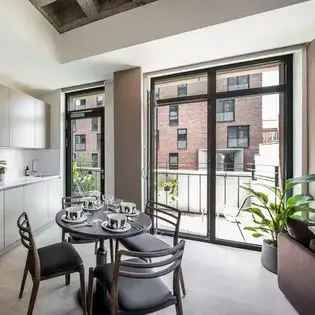 1 Room Flat Manchester 58m² Available Now Wifi Gym Parking