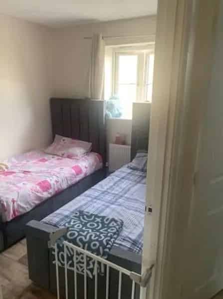 Pet-Friendly Home Near Shops Schools and Restaurants