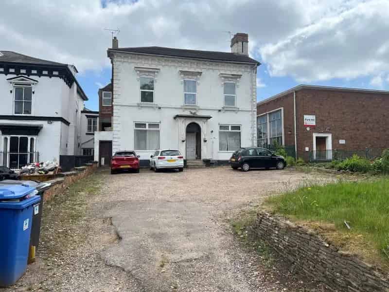 5 Bedroom Detached House Converted into 5 Flats For Sale