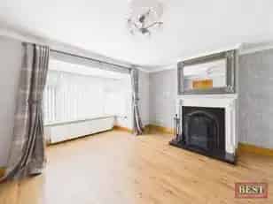 3 Bed End Terrace House with Off-Street Parking