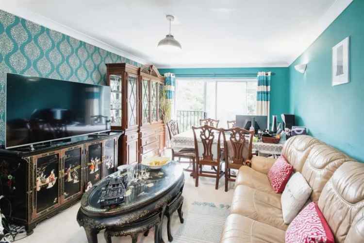 Two Double Bedroom Apartment Near Coy Pond and Westbourne