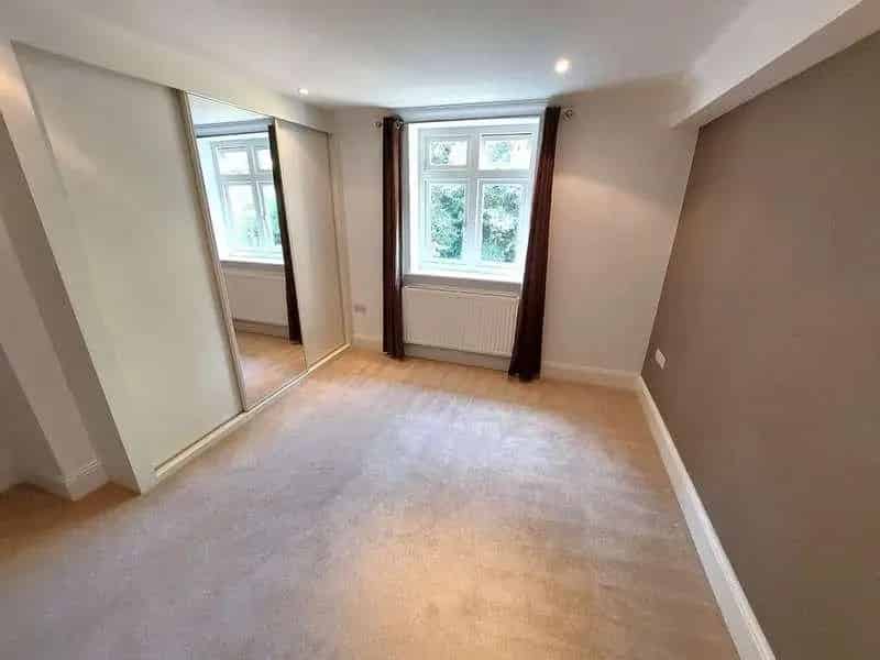 2 Bed Flat for Sale in Westbourne Golden Grid