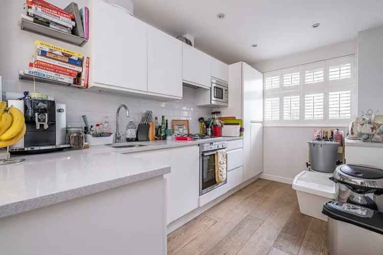 3 Bedroom Mews House for Sale in Canonbury