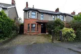 4 Bedroom Semi Detached House Extended Open Plan Kitchen Private Garden