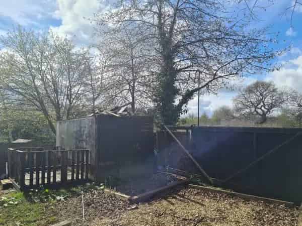 1 Bed Ground Floor Flat Private Garden Secure Parking