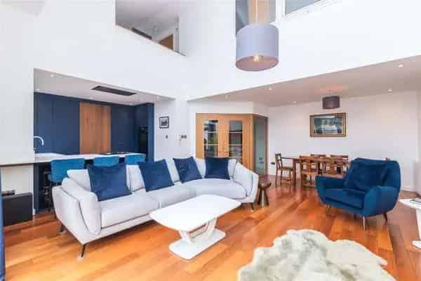 Luxury Three-Bedroom Penthouse Duplex Glasgow City Centre