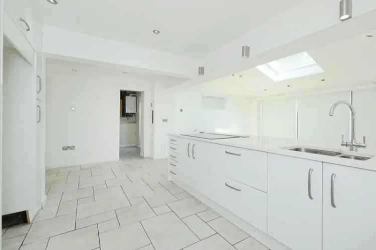 4 Bedroom Family Home For Sale in Dronfield