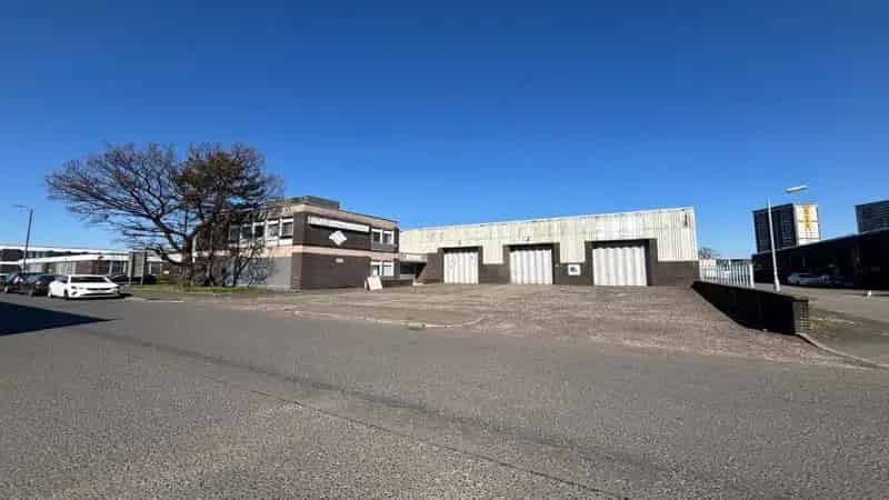Glasgow Standalone Warehouse with Private Yard