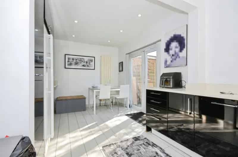 Extended Semi Detached House Four Bedrooms Modern Kitchen Garden Watford