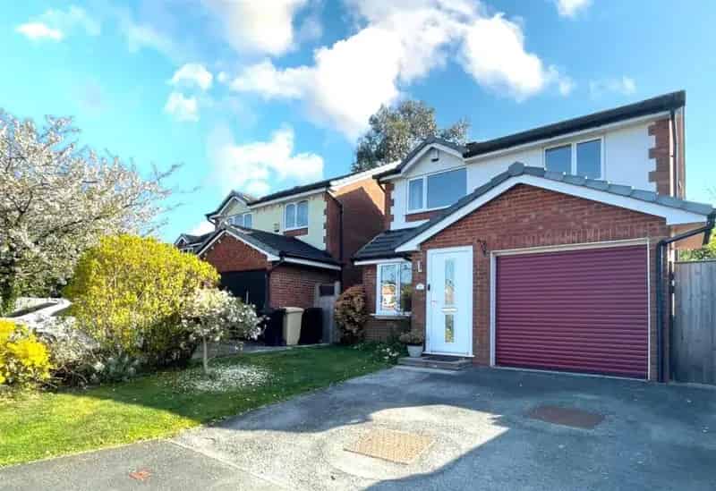 3 Bedroom Detached House for Sale No Onward Chain
