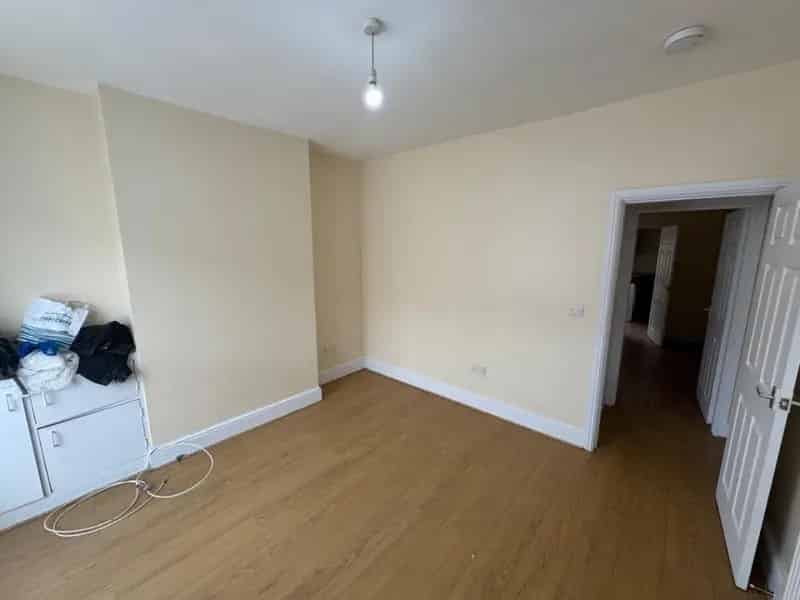 2 Bedroom House To Let