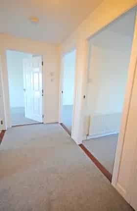 Spacious 2-Bedroom Flat for Sale in Glasgow