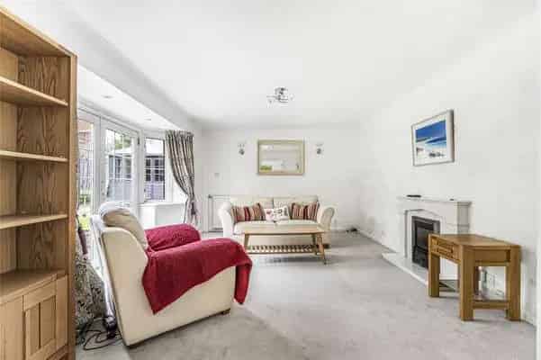 Charming Chalet-Style Home Near Lindfield High Street