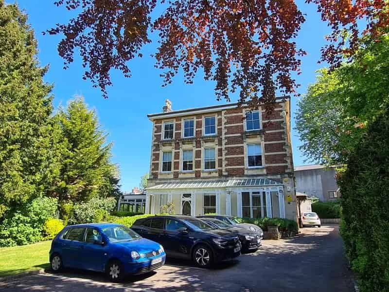 Ground Floor Office 2 Parking Spaces Refurbished