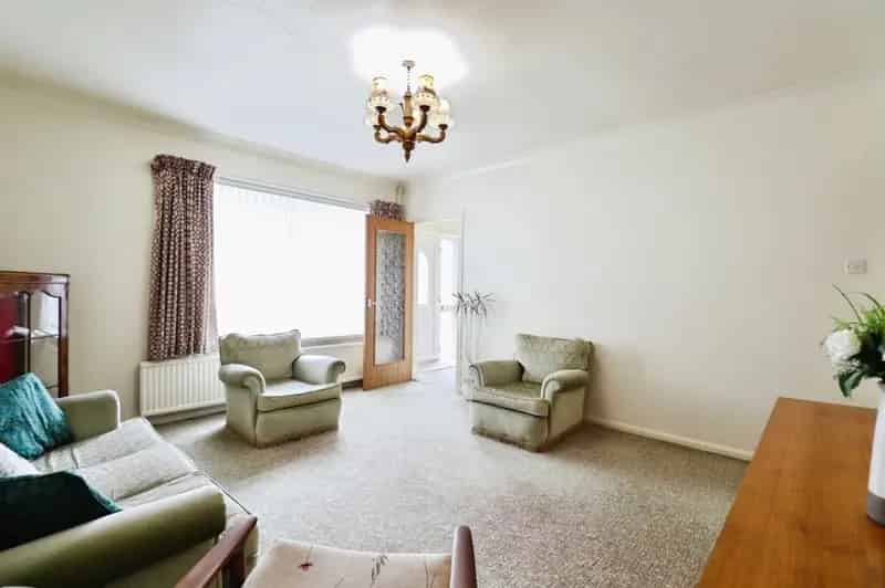 3 Bedroom Detached House in Nottage Village