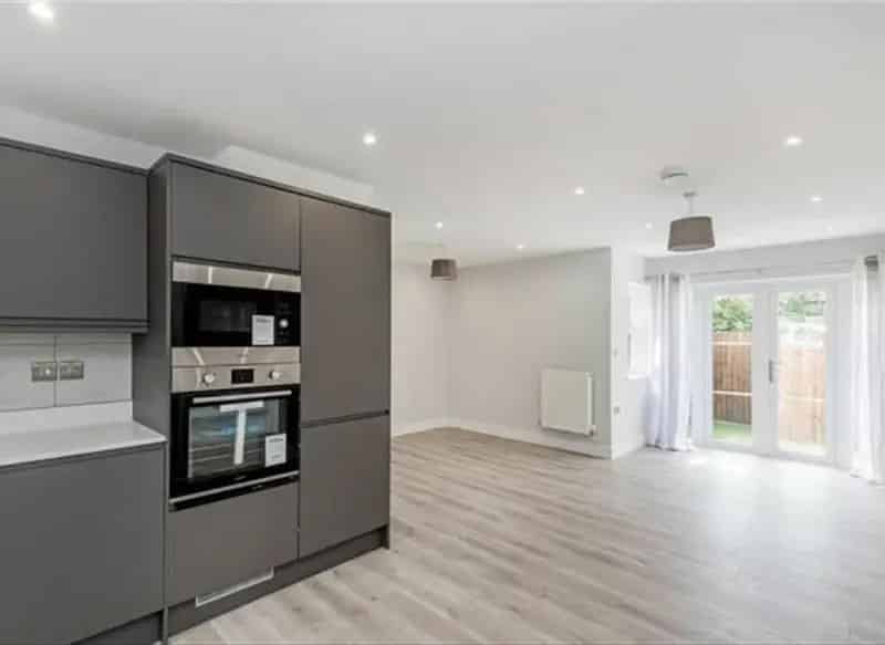 Modern One Bedroom Maisonette Near Plumstead Station