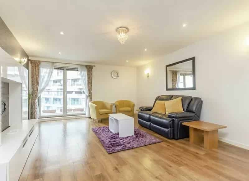 Spacious 2-Bedroom Riverside Apartment with Balcony
