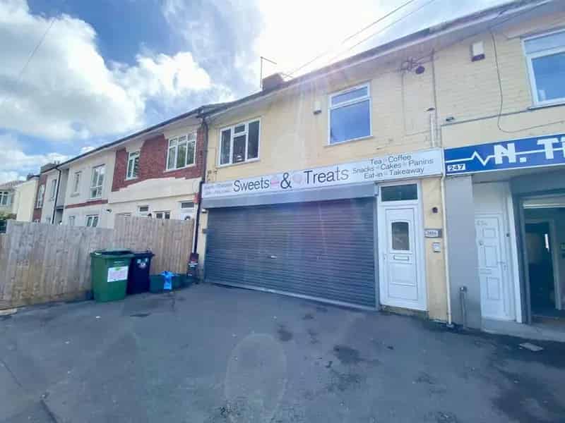 2 Bedroom Maisonette - Newly Refurbished - Available June 20th