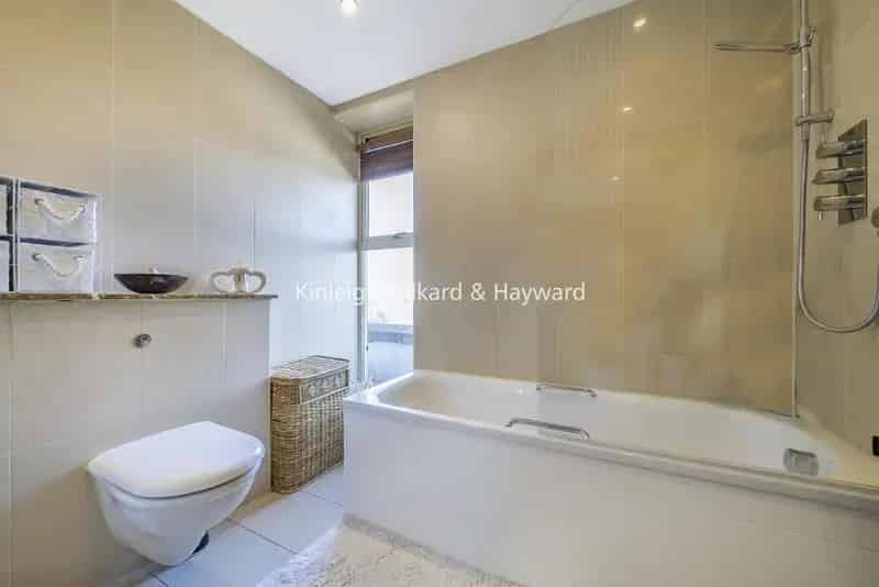 Penthouse Apartment Two Bedrooms Two Bathrooms Huge Reception Room Two Terraces Parking