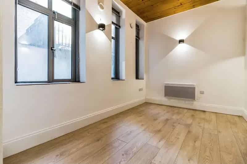 1 Bedroom Flat for Sale Manchester M1 - Refurbished Apartment