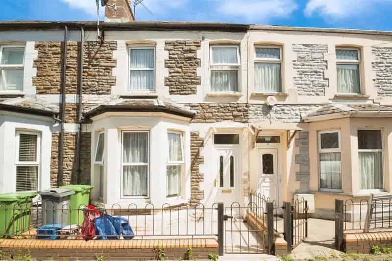 3 Bedroom Terraced House Near Cardiff City Centre