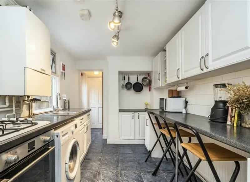 Three Double Bedroom Victorian House with Large Garden - Brockley