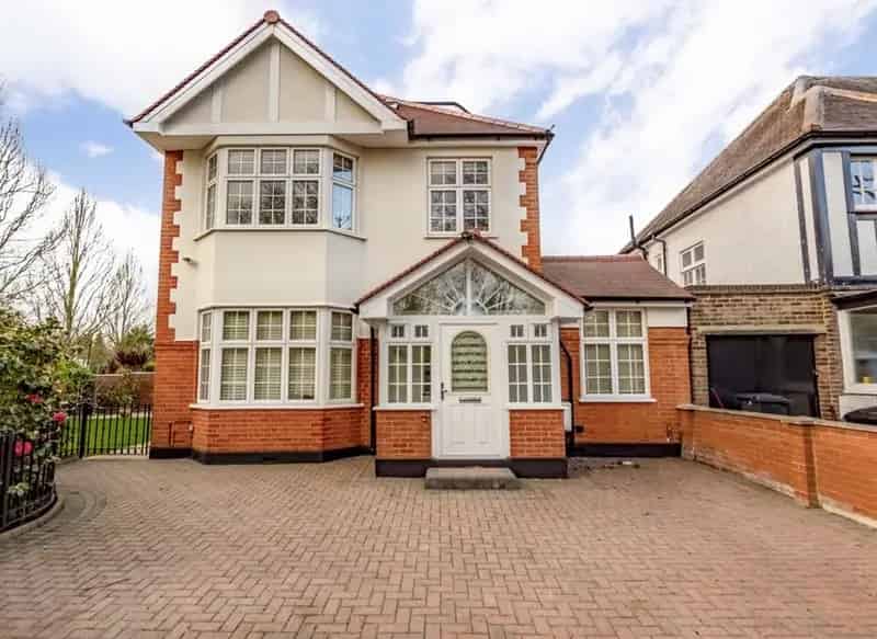 Four Bedroom Detached House Chiswick House Grounds Views