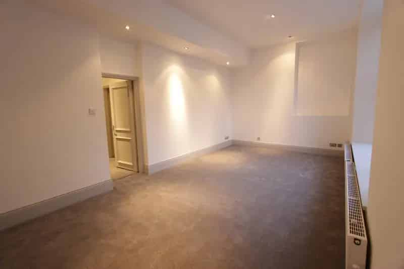 Luxury 2 Bedroom Apartment To Let in S10