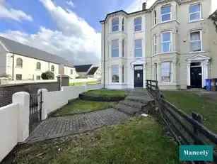 Four Bedroom Town Centre House For Rent