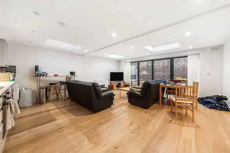 2 Bedroom Flat House to Rent in South London