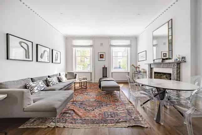 3 Bedroom Duplex Flat for Sale in Chelsea SW10