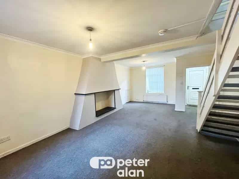 2 Bedroom House To Let Near Transport Links
