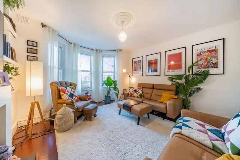 Two Double Bedroom Apartment with Balcony and Parking
