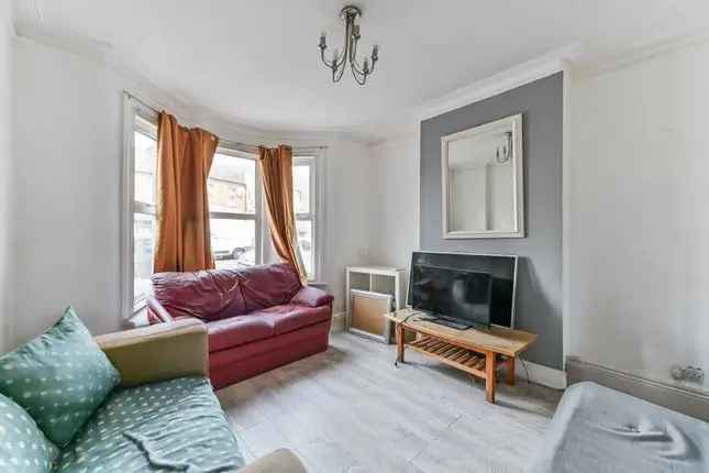 4 Bedroom House To Rent Garratt Lane Tooting SW17 Short Let