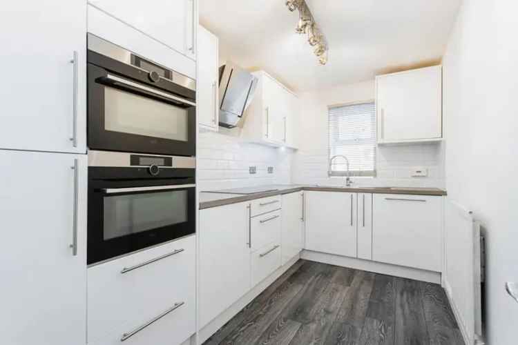 Two Bedroom Ground Floor Flat Near Burgess Hill Train Station